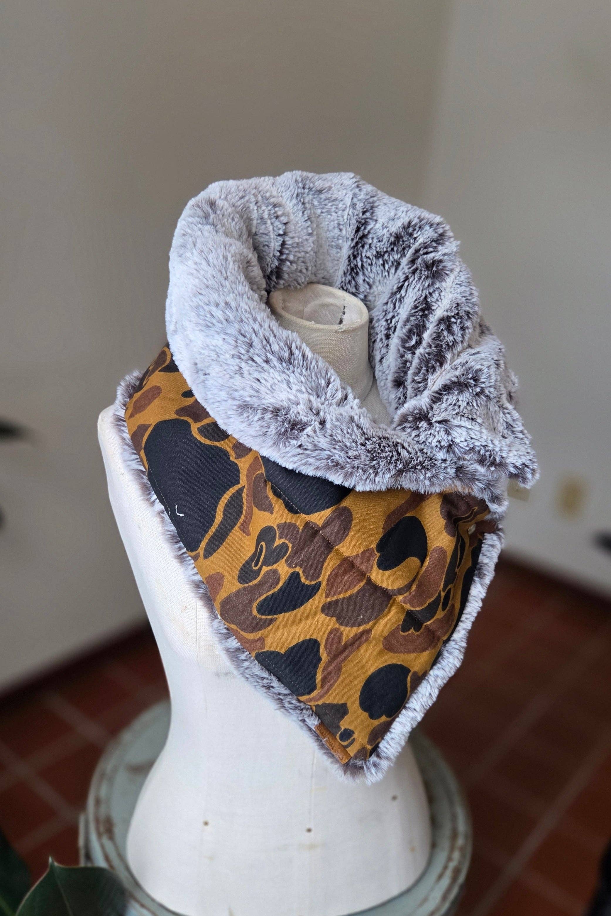 Grandma Skills - Wholesale Scarf - Women's - Faux Fur Snap Cowl-Vintage Camo2
