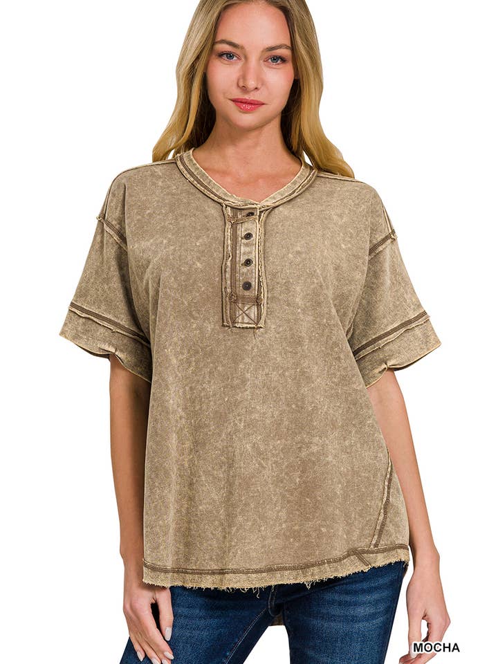 42POPS - Vente Haut en maille – femme - Haut à fermeture boutonnée avec bord brut lavé et détails6