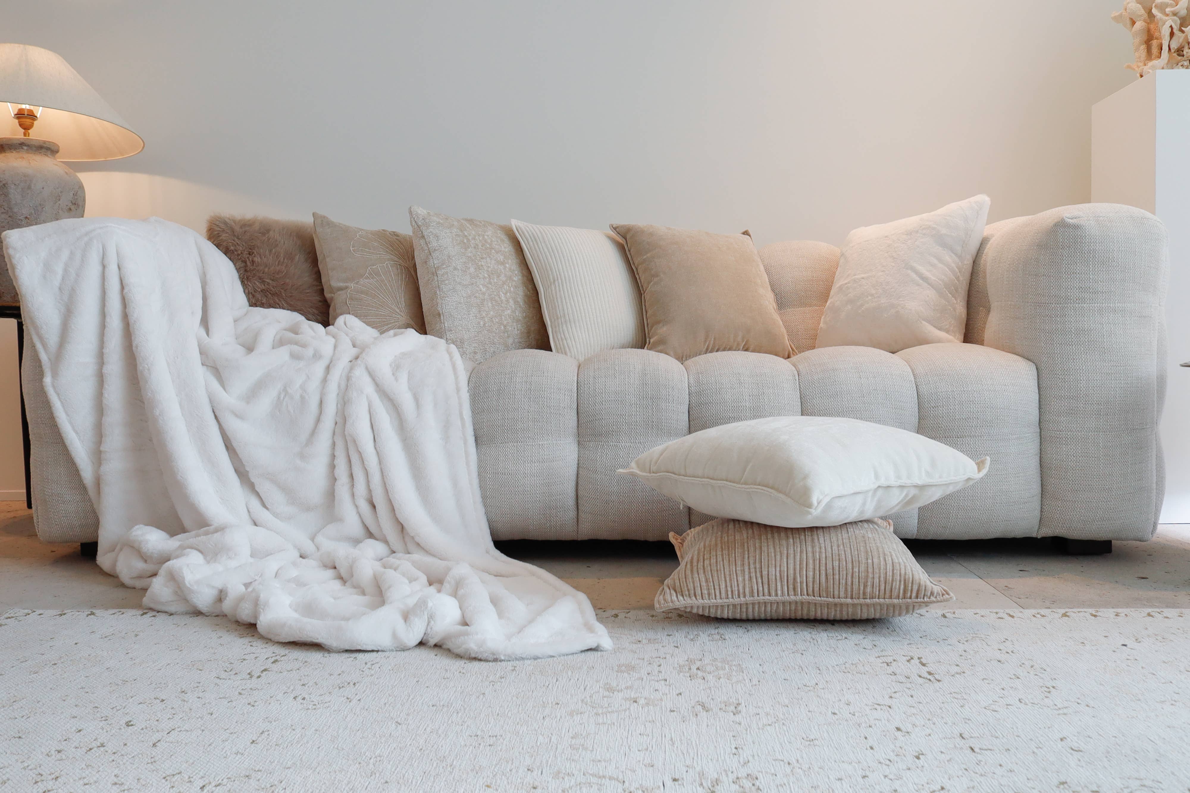 Tiseco - Wholesale Throw/Decorative Pillow - Cushion (filled) ROY - 45x45 cm11