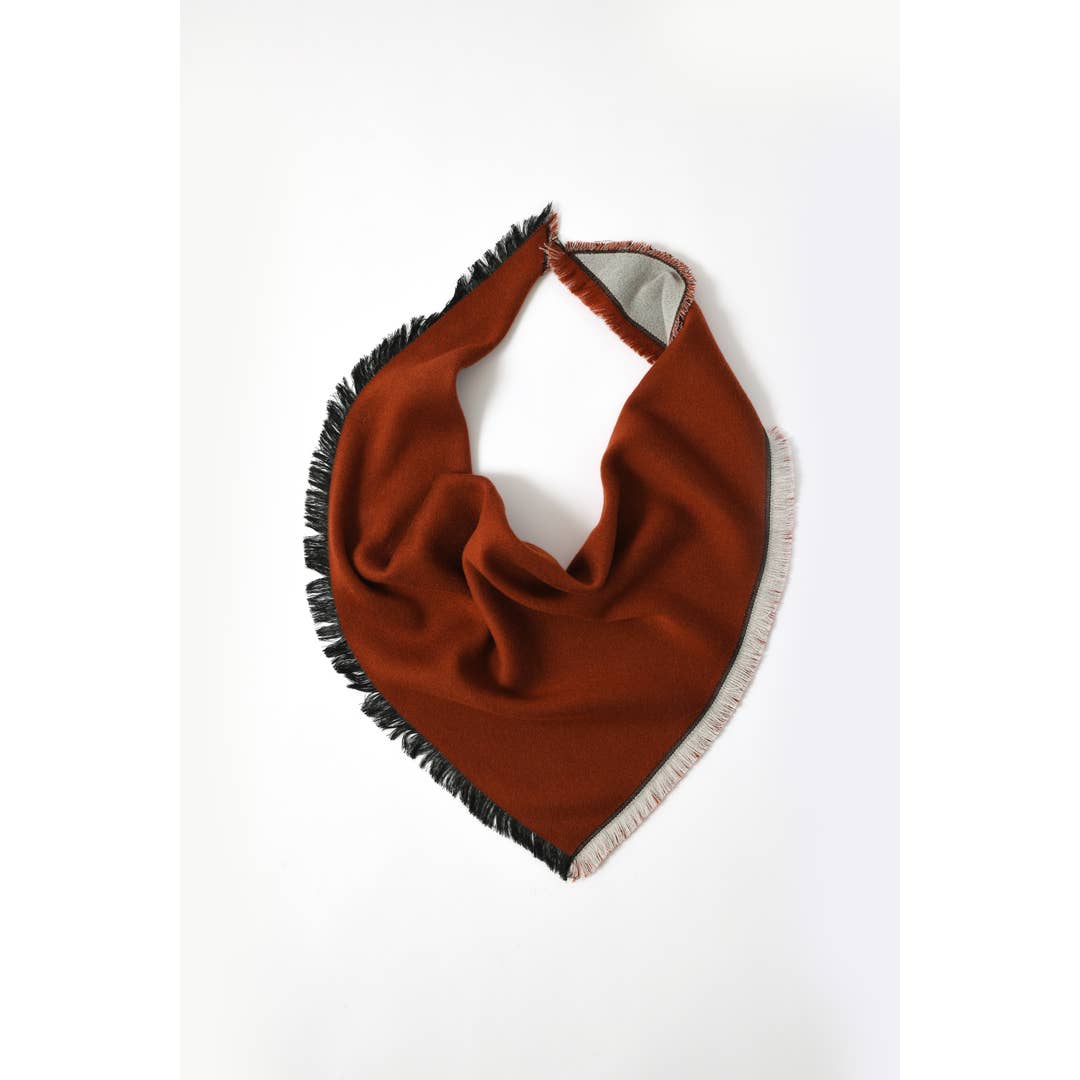 Abstract - Wholesale Bandana - Women's - Triangular wool bandana with small fringes7