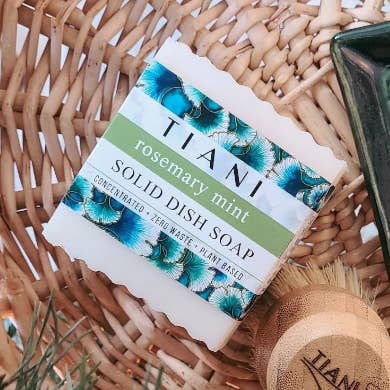 Savon à vaisselle solide : romarin et menthe pour la vente par Tiani Body Care