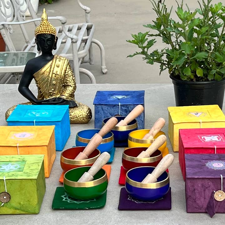 Chakra Palm Size Singing Bowl Complete Gift Box Set and other Purchase Wholesale meditatiekussen. Free Returns & Net 60 Terms on Faire trending on Faire.