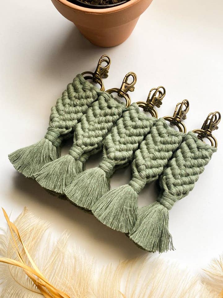 Portachiavi in macramè | Portachiavi Boho | Portachiavi del sud-ovest per la vendita all'ingrosso da parte di Knots & Fringe