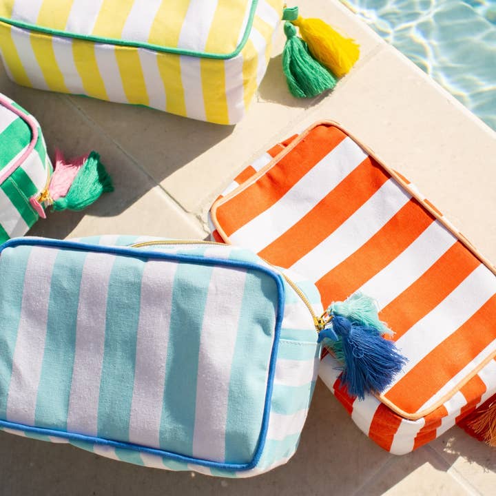 The Royal Standard - Wholesale Makeup/Cosmetic Bag - Megan Cosmetic White/Capri 10x6x41