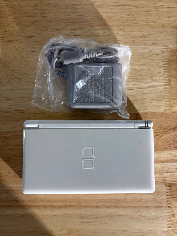 White Nintendo DS Lite for wholesale by Chronic Cards