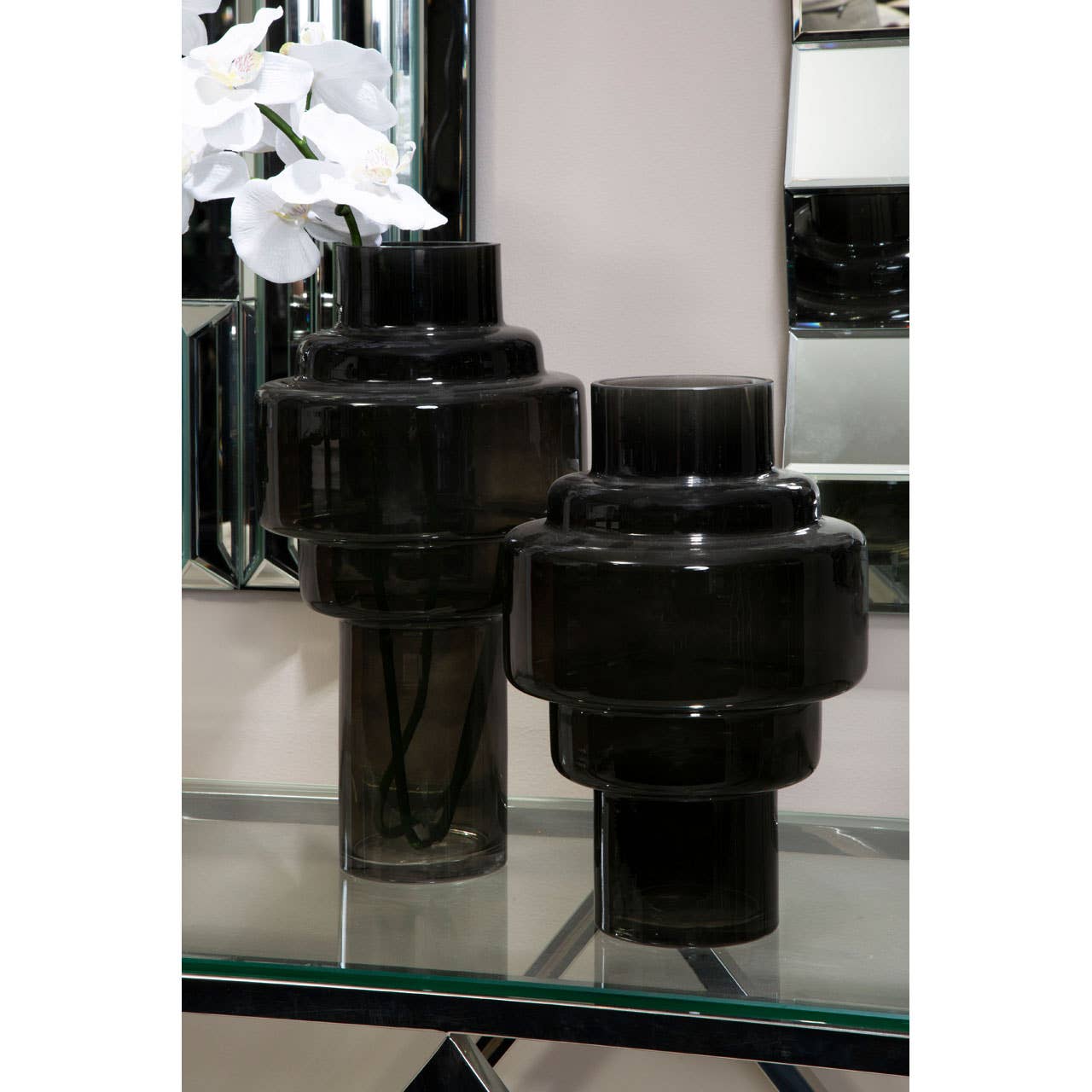 Fifty Five South – wholesale Vase – Cayden Small Smoked Black Vase3