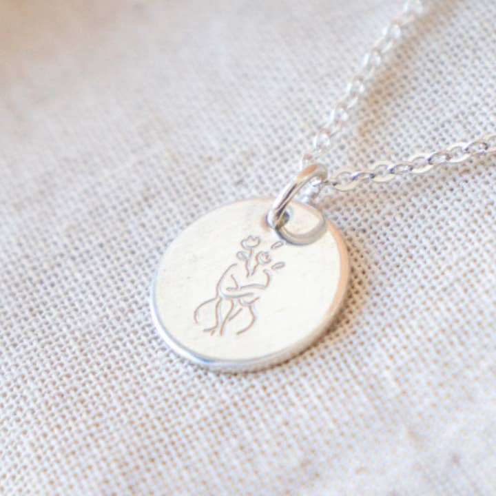 Emery and Opal – Großhandel Kette mit Anhänger/Charm – Körperpositive Woman Empowering Halskette1