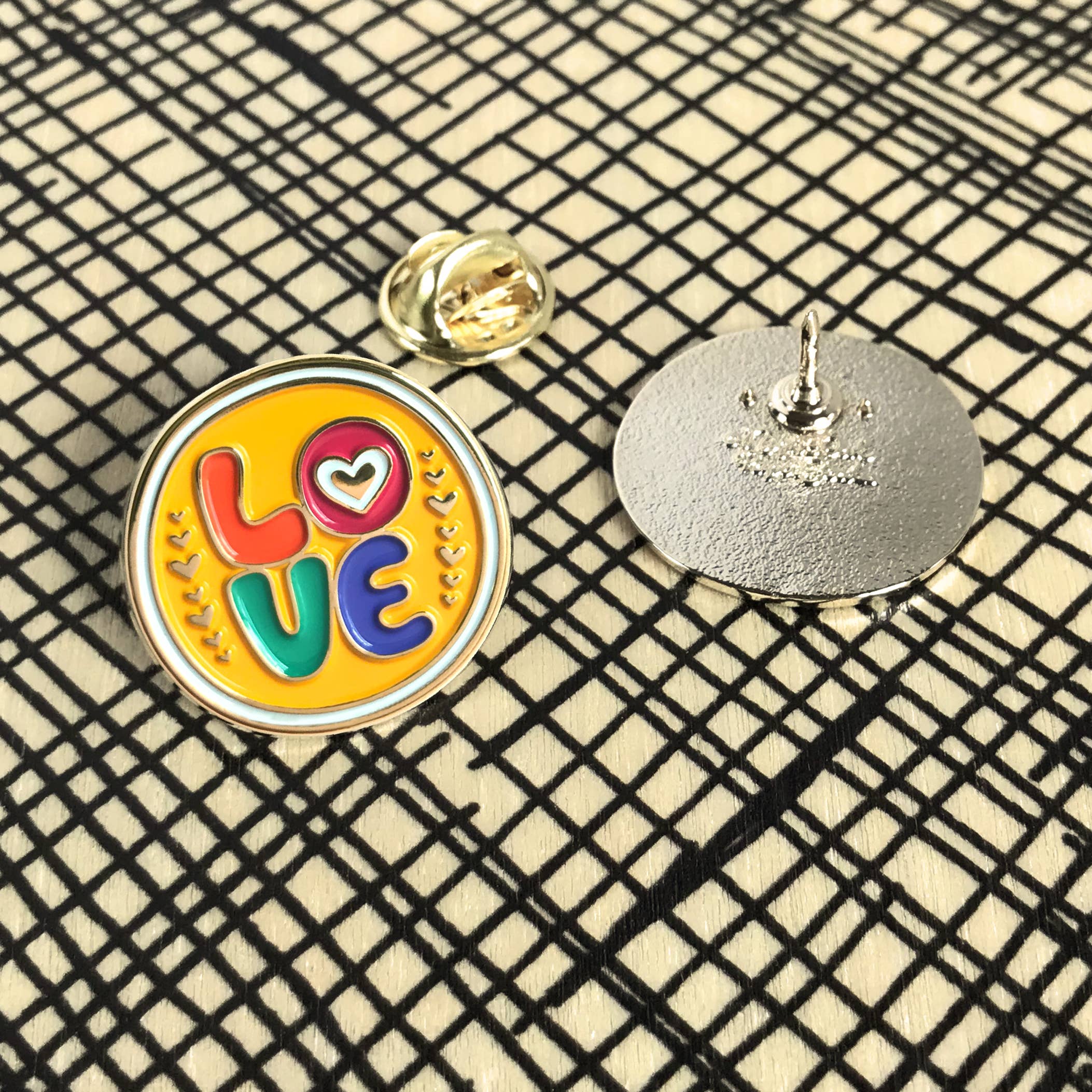 Night Owl Paper Goods – wholesale Nål och knapp för kavajslag – Togetherness Enamel Pin Presentuppsättning5