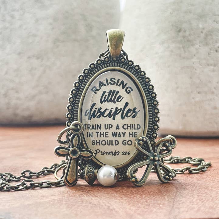 Uppfostra små lärjungar Ordspråksboken 22:6 Halsband Mors dag för wholesale av Ivy Barn Designs