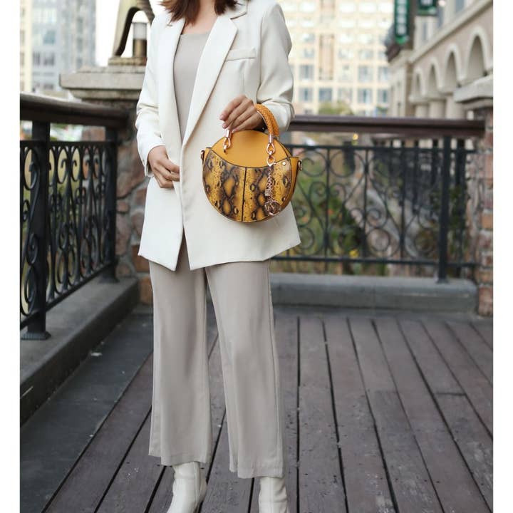 MKF Collection – Großhandel Umhängetasche - Damen – Camille Umhängetasche aus vegane Leder für Damen von Mia k.12