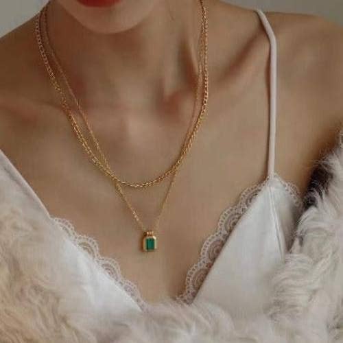 LanLivia – wholesale Pendant/charm necklace – Double-Chain Malachite Pendant Necklace