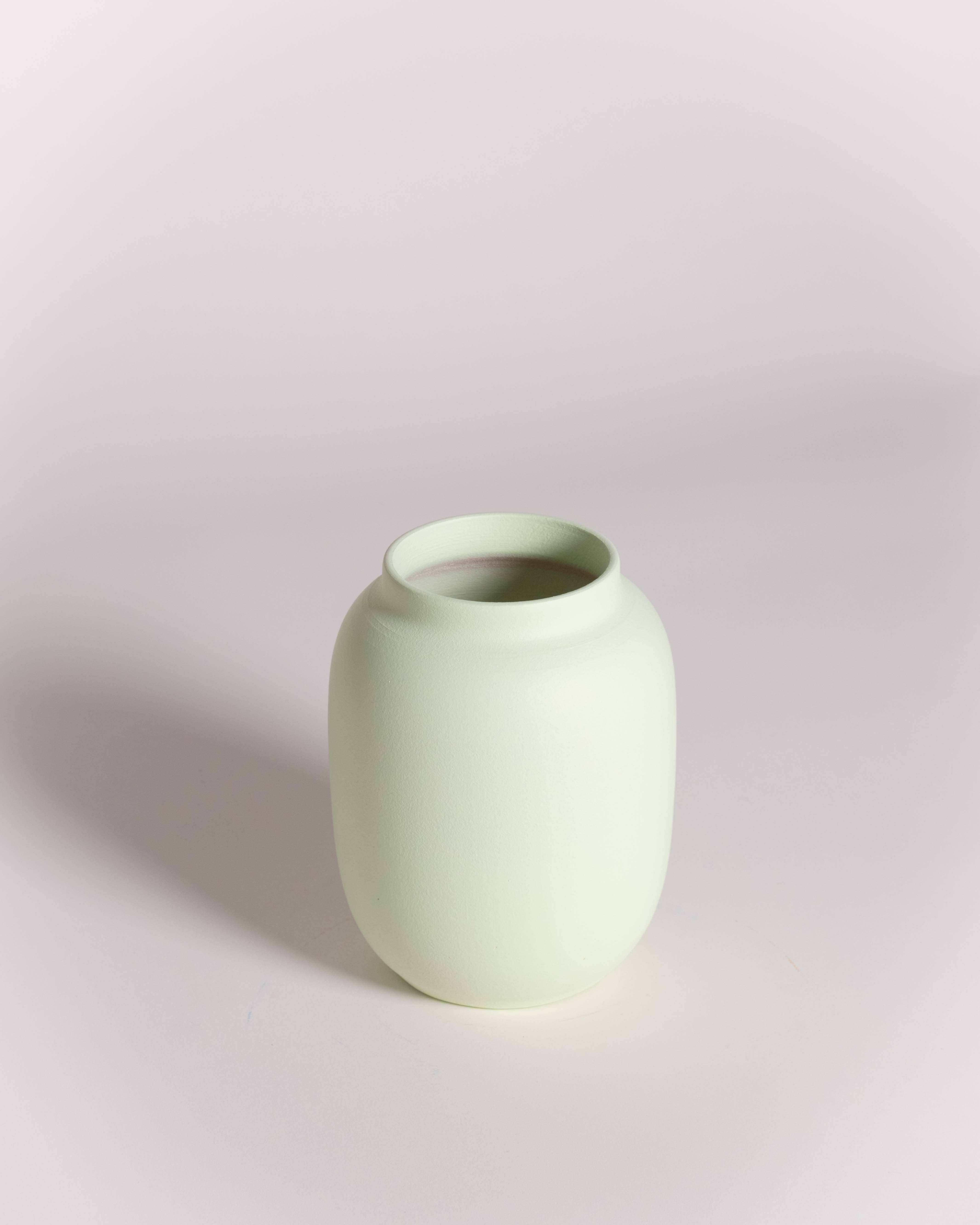 o cactuu - Wholesale Vase - Blanc 04 - Light Green Vase - Perfect for dried flowers 2