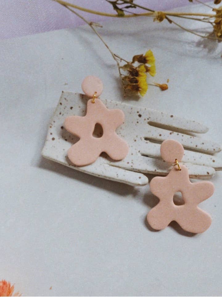 Wobbly Flowers in Speckled Blush for wholesale by Sumaq