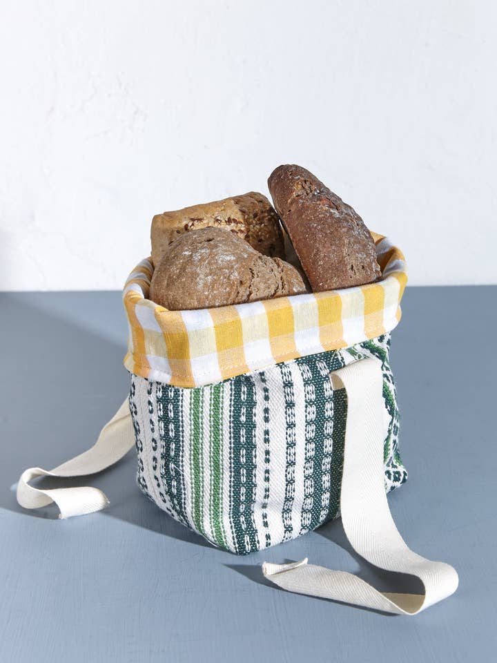 Petite panera alpujarra dans des tons de vert et de jaune vichy pour la vente par Eturel Madrid