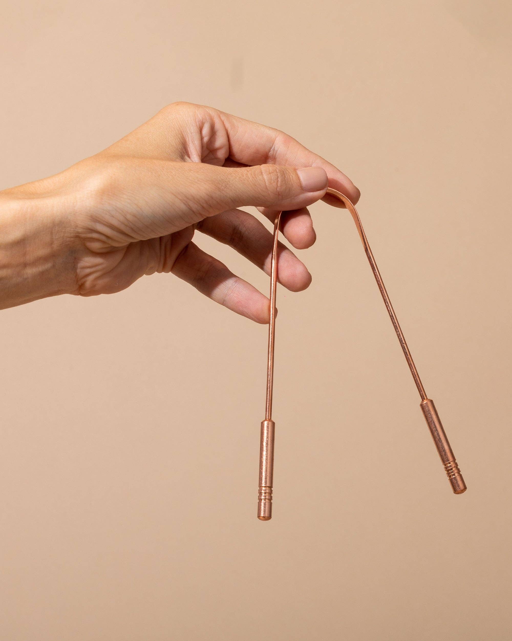 Urban Veda USA - Vente Gratte-langues - Gratte-langue en cuivre ayurvédique Urban Veda1