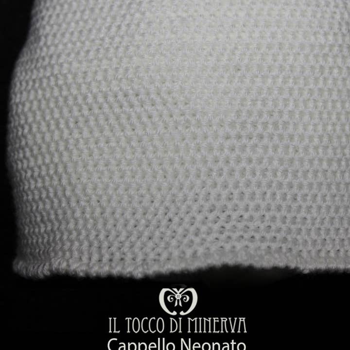 Chapeau fillette en pure laine blanc Turban - Fait main pour la vente par Il Tocco di Minerva