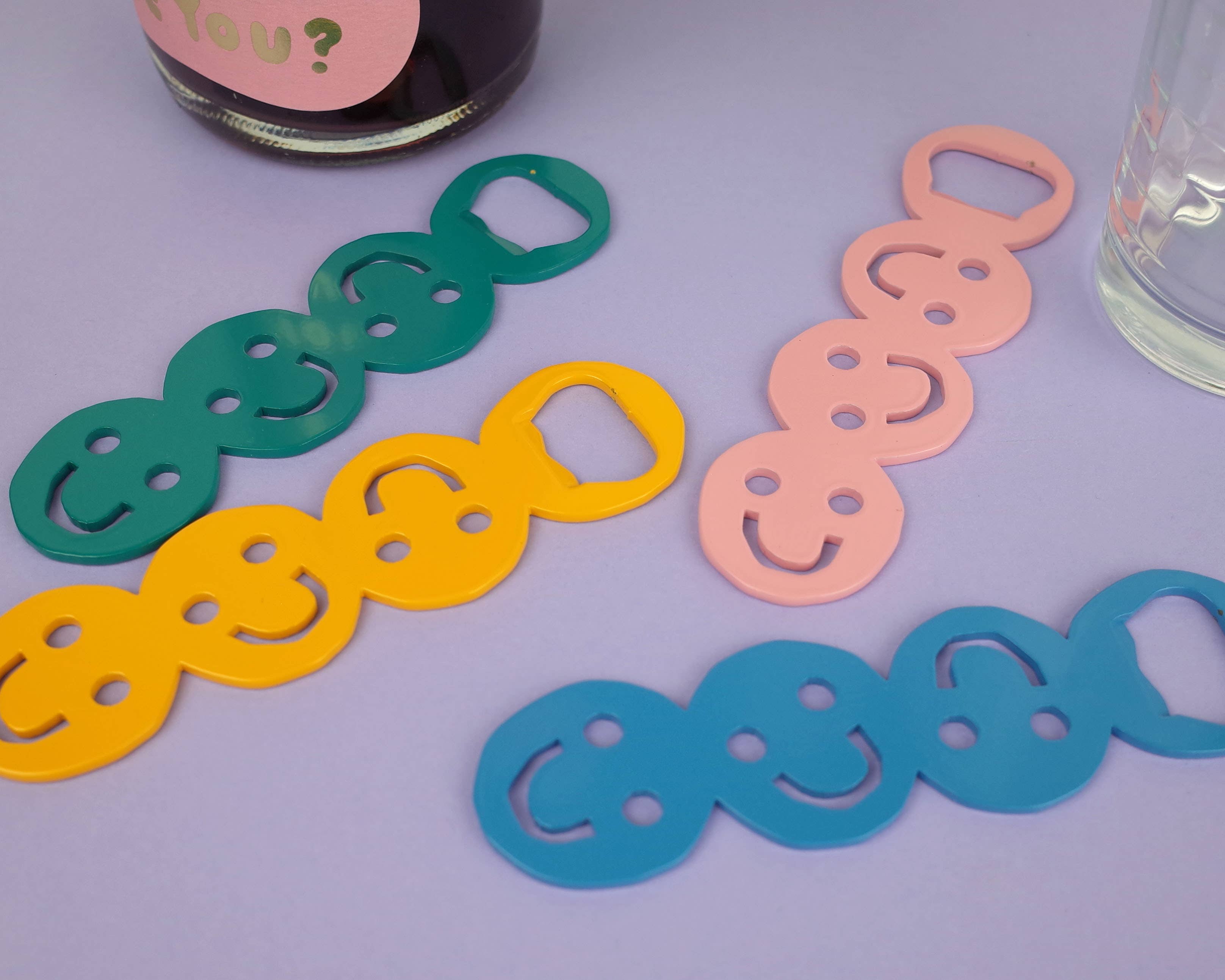 We are out of office - Vente Ouvre-bouteille/tire-bouchon - Ouvre-bouteille Cheersie en acier peint rose3