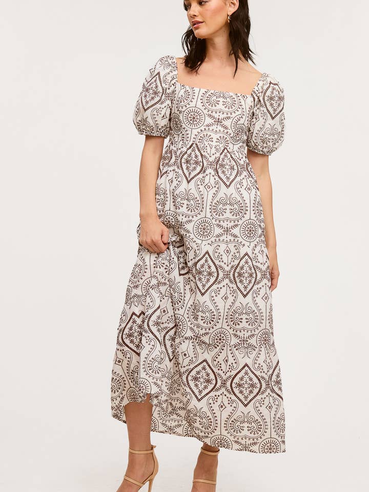 Robe maxi à manches bouffantes brodées pour la vente par Ultramarine