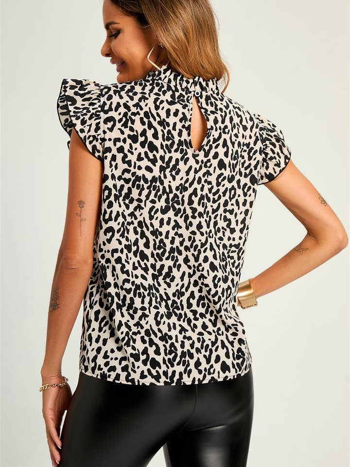 FS Collection – wholesale Blus - Dam – Leopard Print Frill Ärm Höghalsad Topp/Blus I Beige