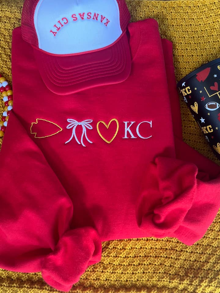 Lhite Graphics – Engroshandel Sweatshirt - Unisex – KC LINE Broderet Crewneck Sweatshirt2