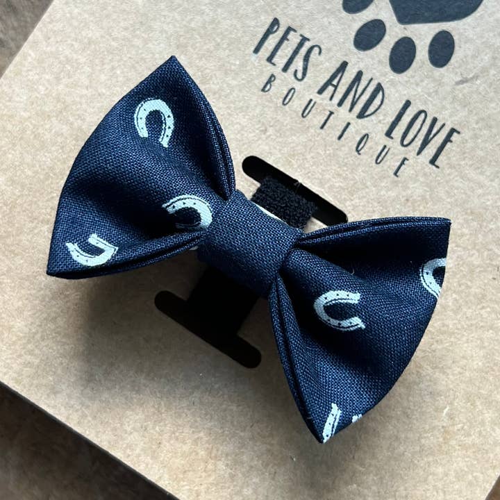 Paardenschoenen Hondenstrikje voor wholesale door Pets and Love Boutique