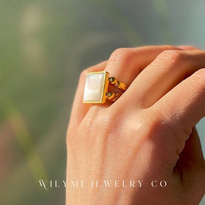 WILYMI Jewelry Co - Venta al por mayor Anillos grandes/de cóctel - Anillo Ajustable Cuadrado de Nácar de 15 mm | Relleno de Oro2