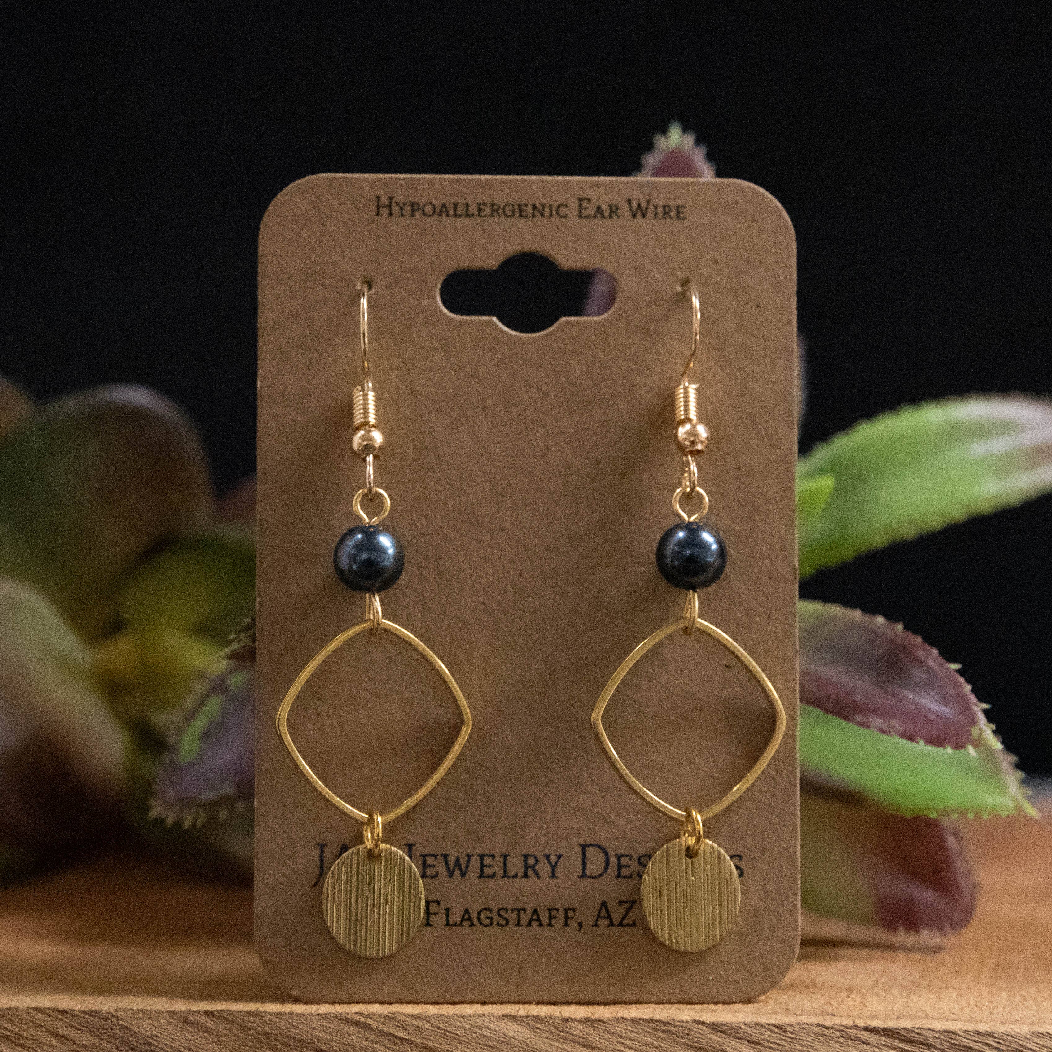 JAC Jewelry Designs - Venta al por mayor Pendientes colgantes - Pendientes de aro y escudo1