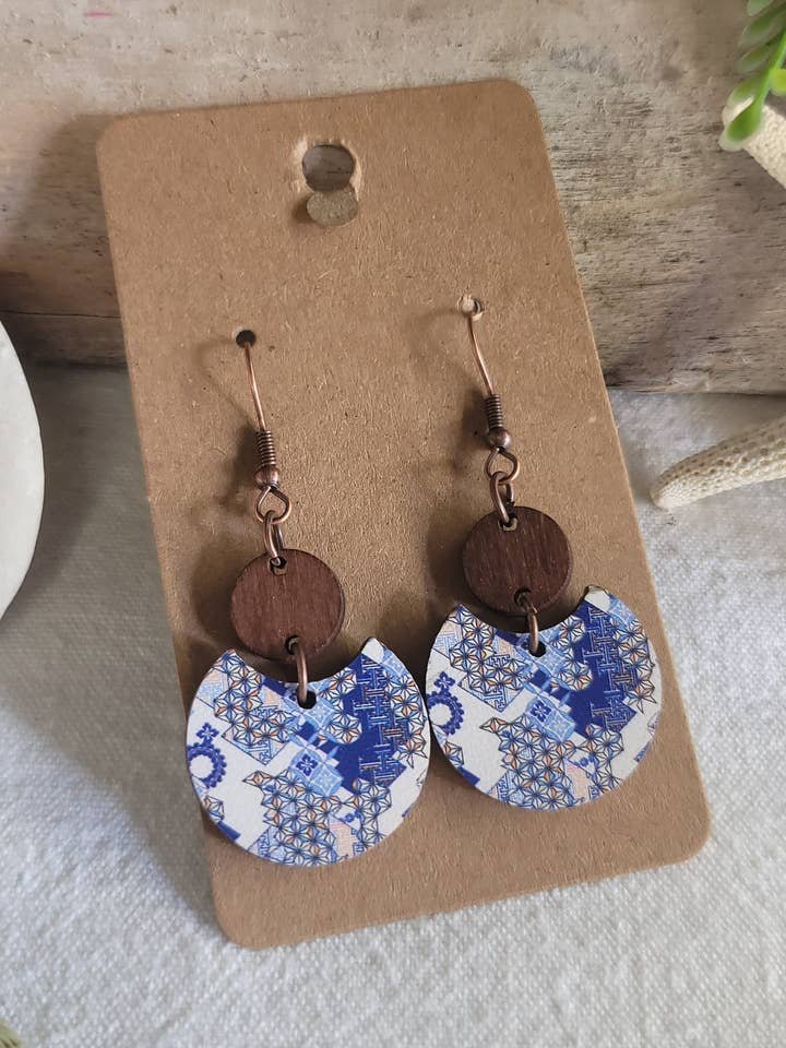 boucle d'oreille en bois bleu pour la vente par susurros de madera