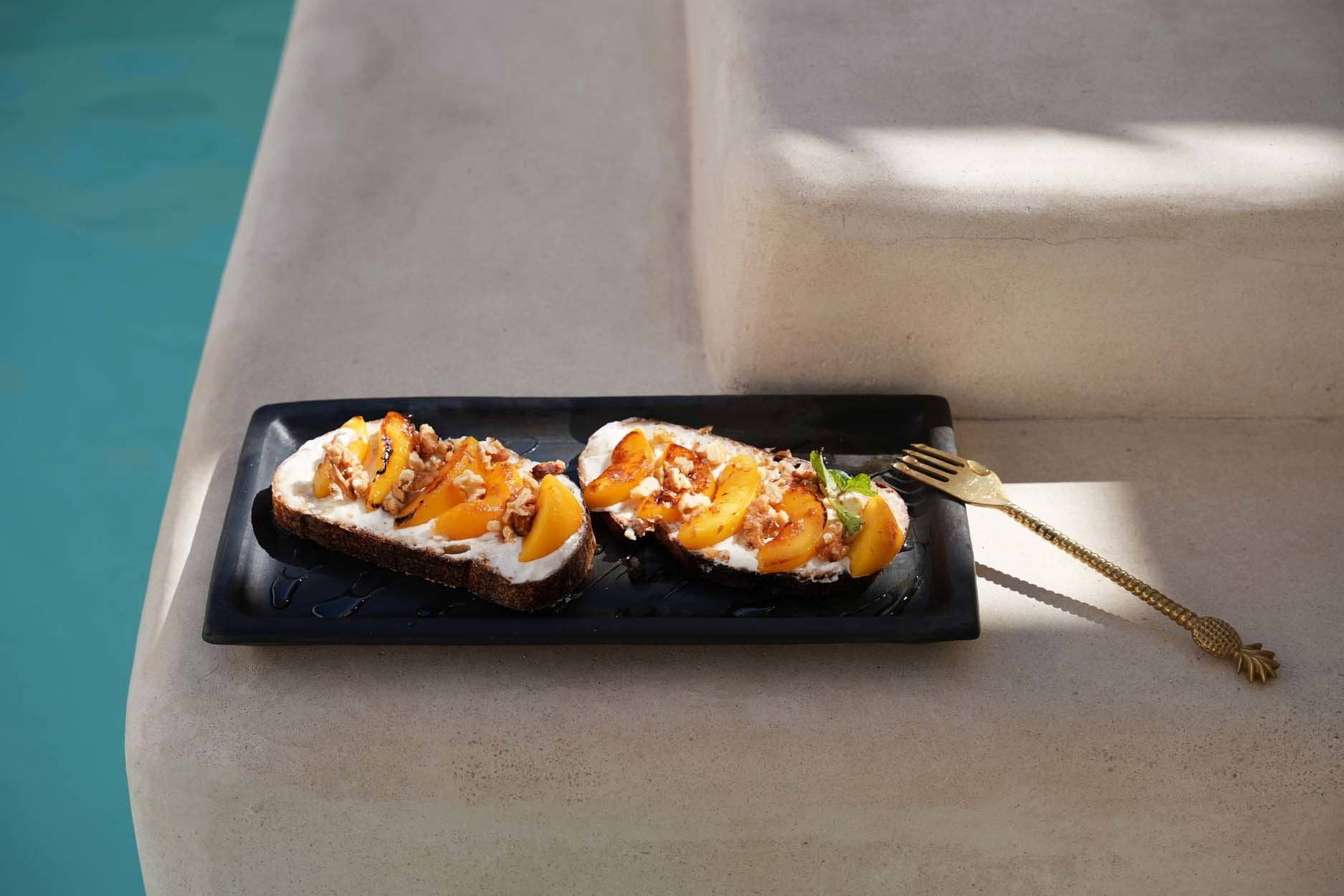 Bazar Bizar Living - Wholesale Decorative Plate/Dish/Bowl - The Burned Sushi Plate - Black - L1