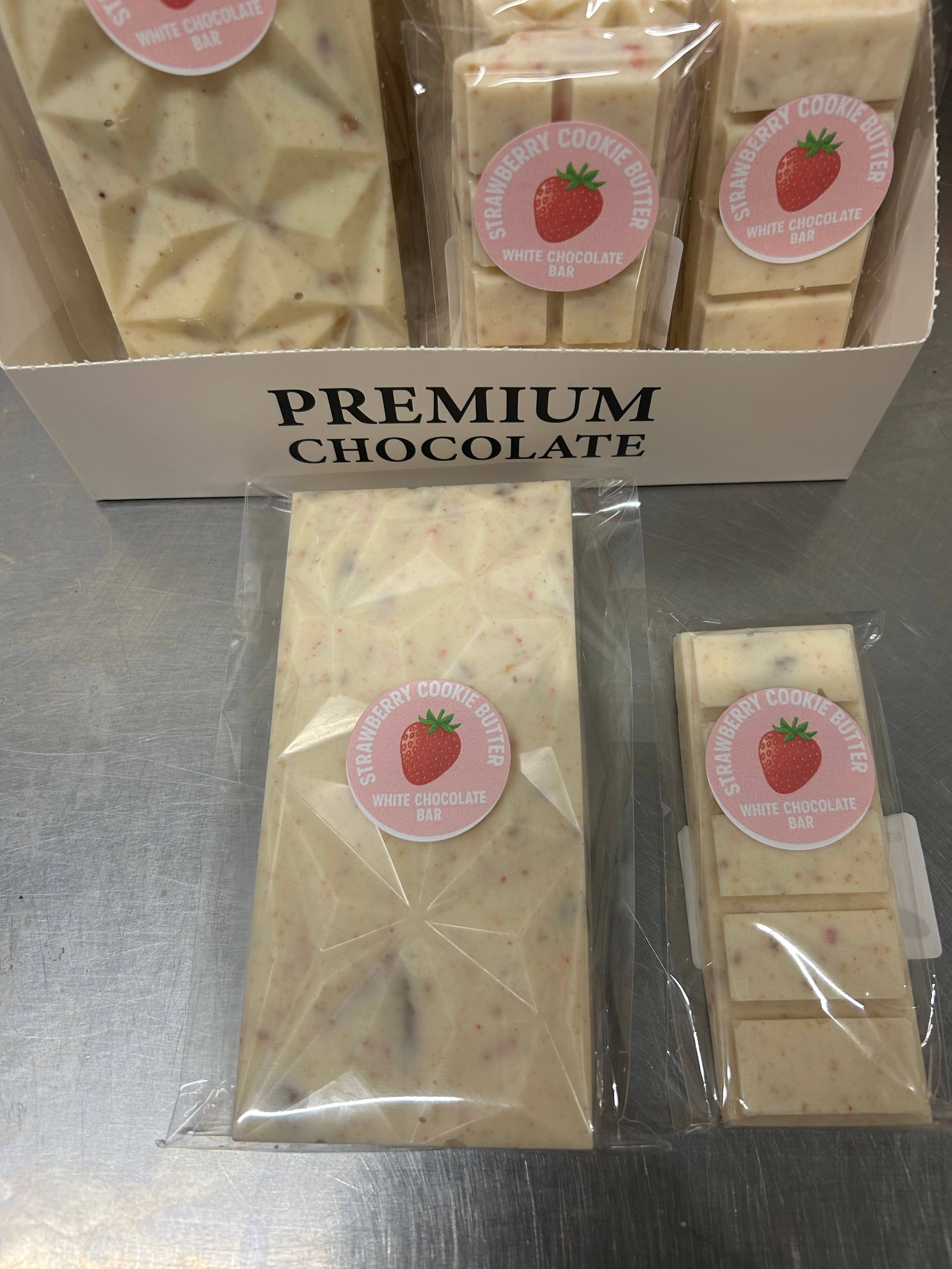 UPSCALE FREEZE - Wholesale Chocolate Bar - White Chocolate Strawberry Cookie Butter2