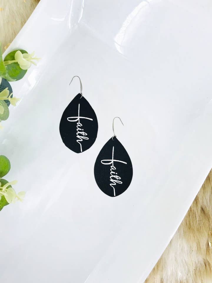 Pendientes «Faith» de piel negra y purpurina - E19-217 para venta al por mayor de Magnolia & Peach Jewelry Boutique, LLC
