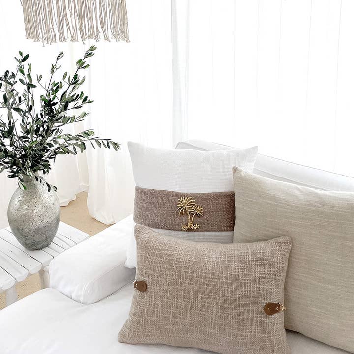 KUSSEN BRUIN MET INZETSTUK | 35CM X 50CM voor wholesale door The Cushion Accessory Co. Pty Ltd