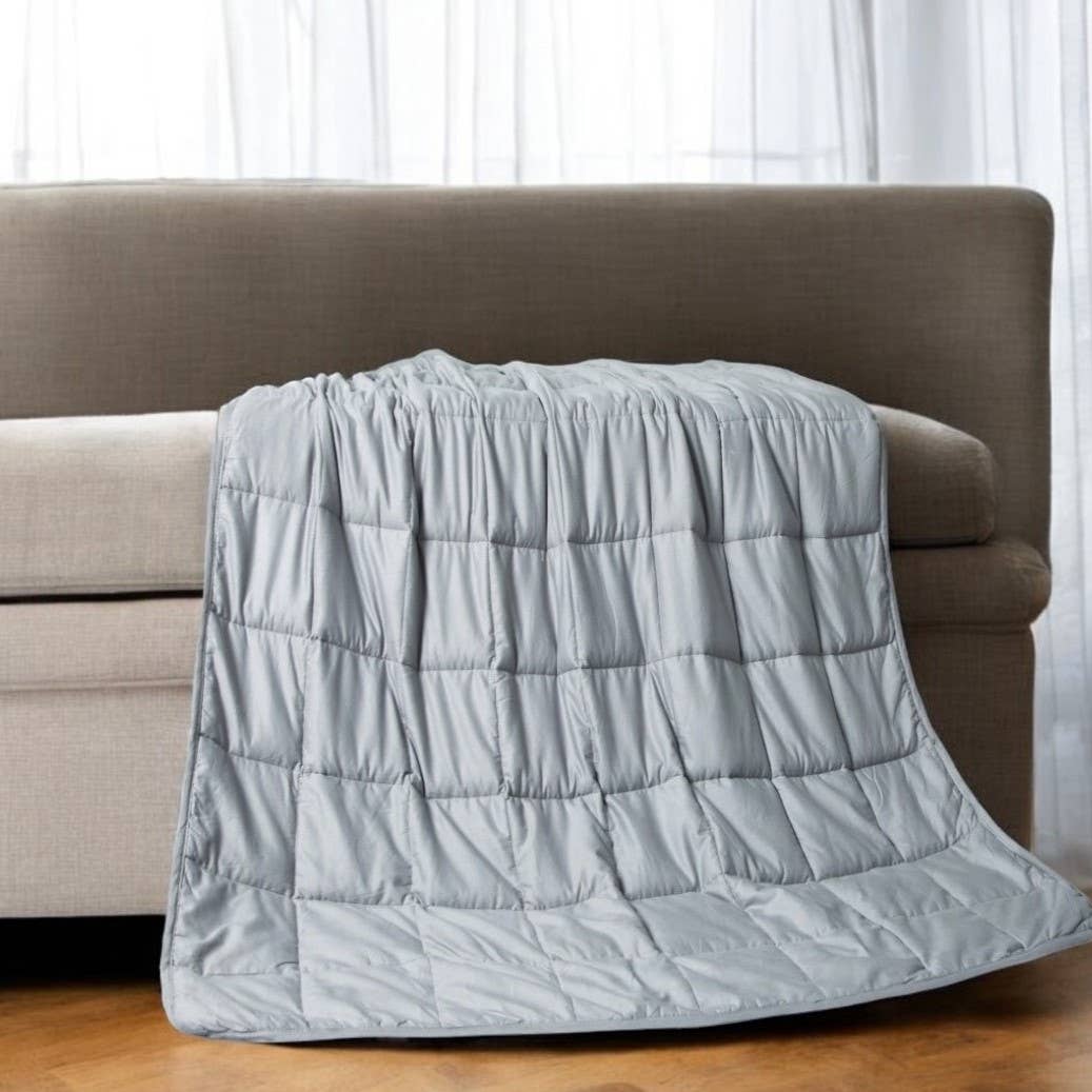 HomeRoots - Wholesale Throw Blanket - 48" X 72" Light Gray Cotton Quilted Plush 15 Pound Weighted Blanket1
