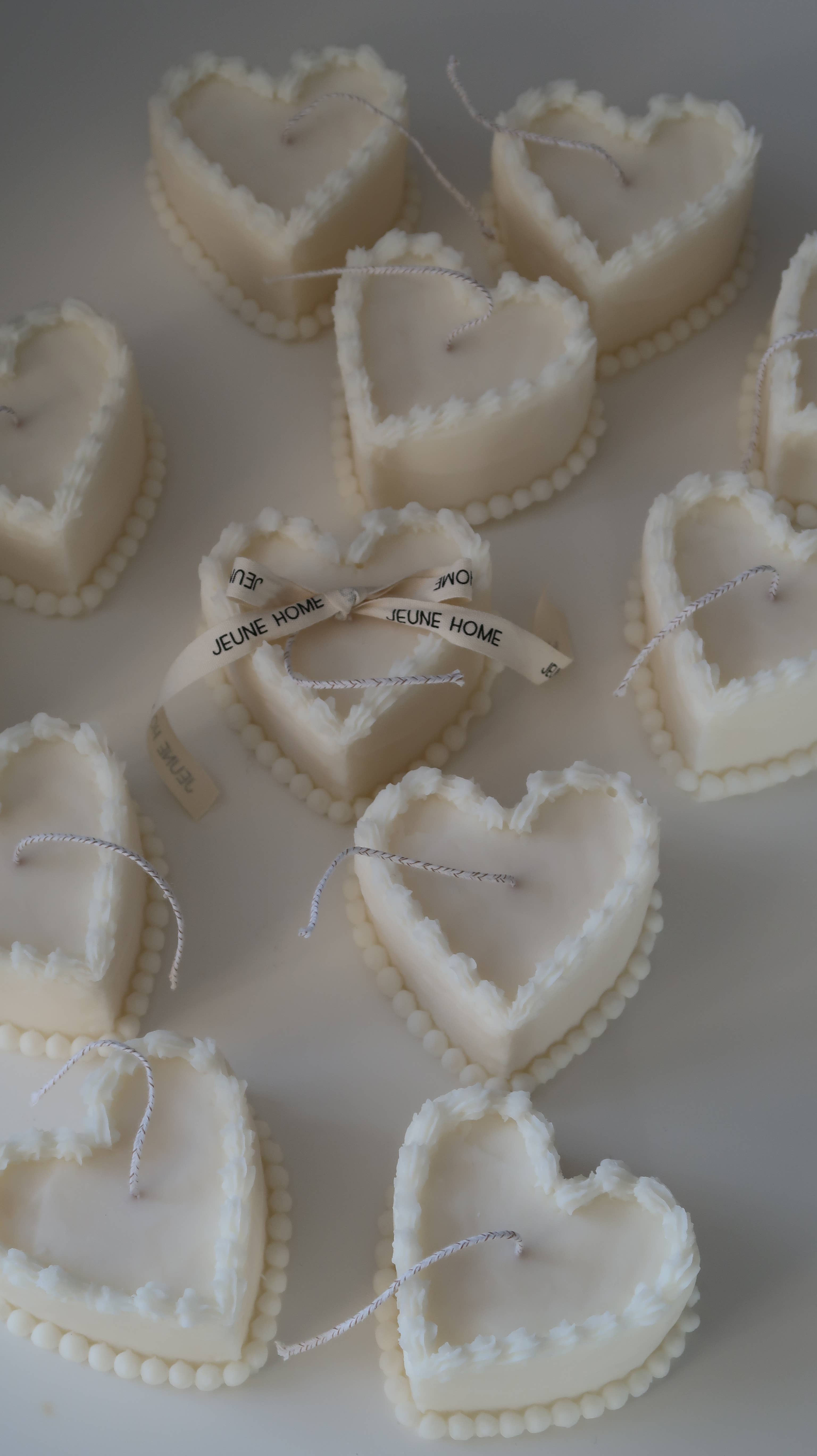 Jeune Home – wholesale Novelty candle – Heart Cake soy candle | Birthday cake candle3