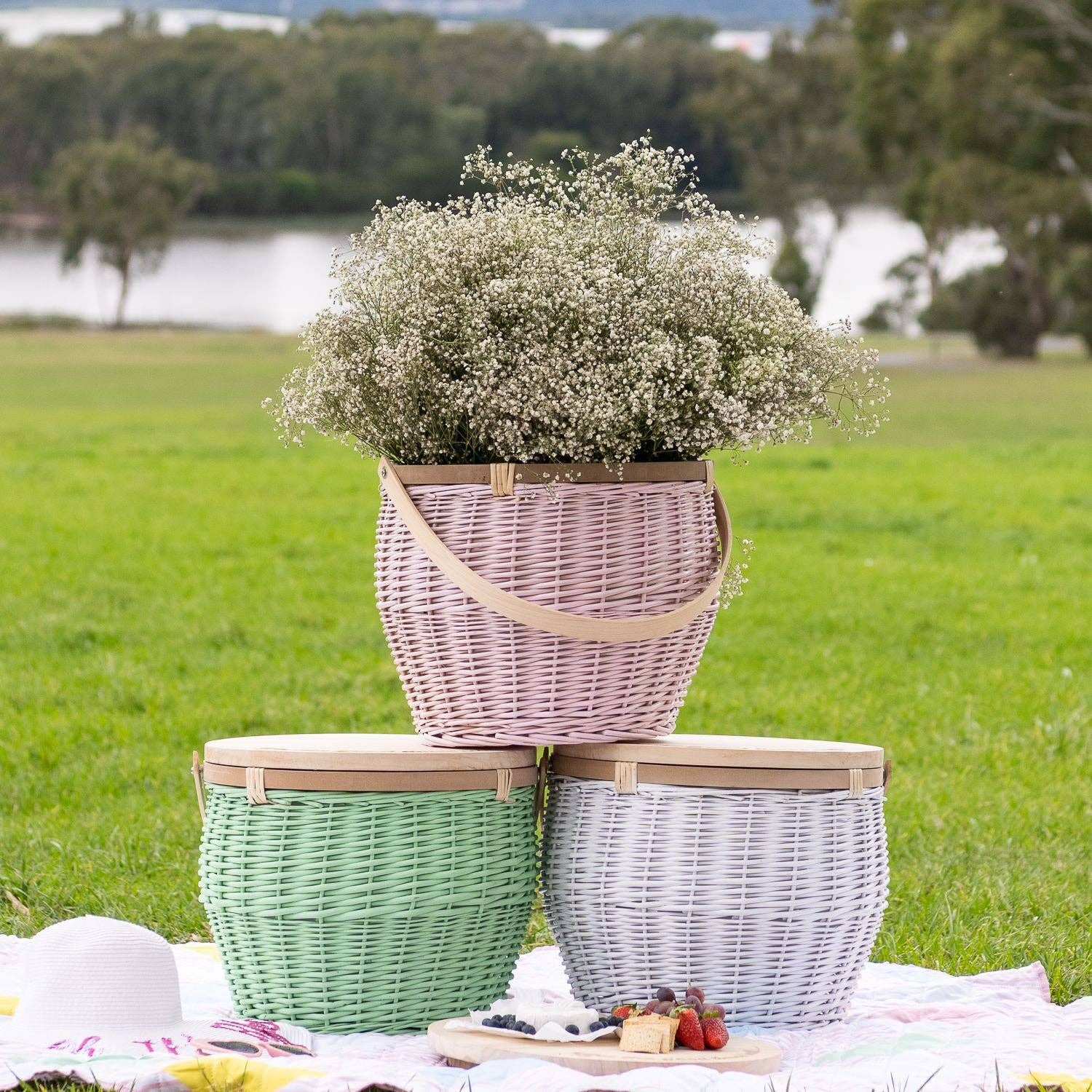 Oh It's Perfect - Wholesale Picnic basket - Coloured Wicker Insulated Picnic Basket0