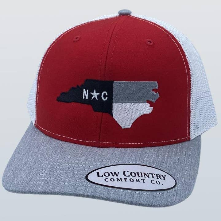 Riverbed Threads - Vente Casquette de camionneur – unisexe - Chapeau drapeau de la Caroline du Nord NCSU chiné/rouge/blanc