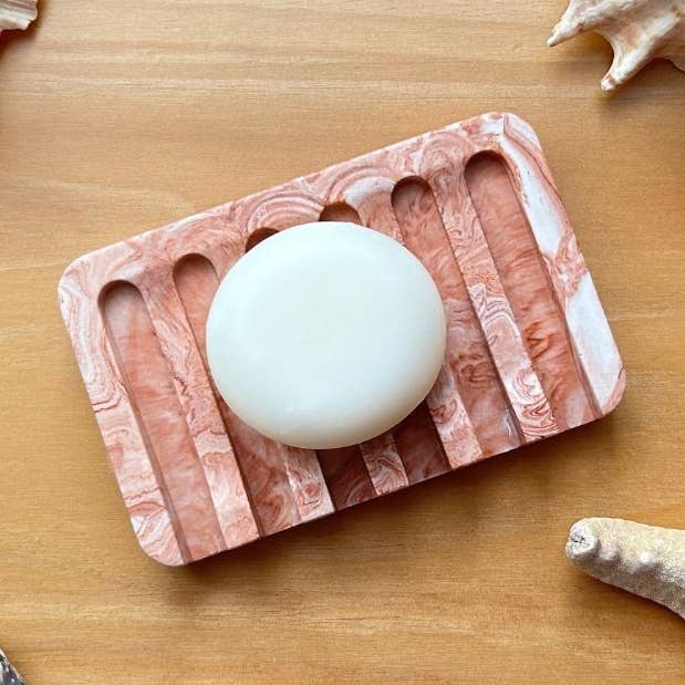 Jesmonite Seifenschale mit Wirbelmuster aus Terrakotta | Suki für den Großhandel von Fox and Bunny Rise