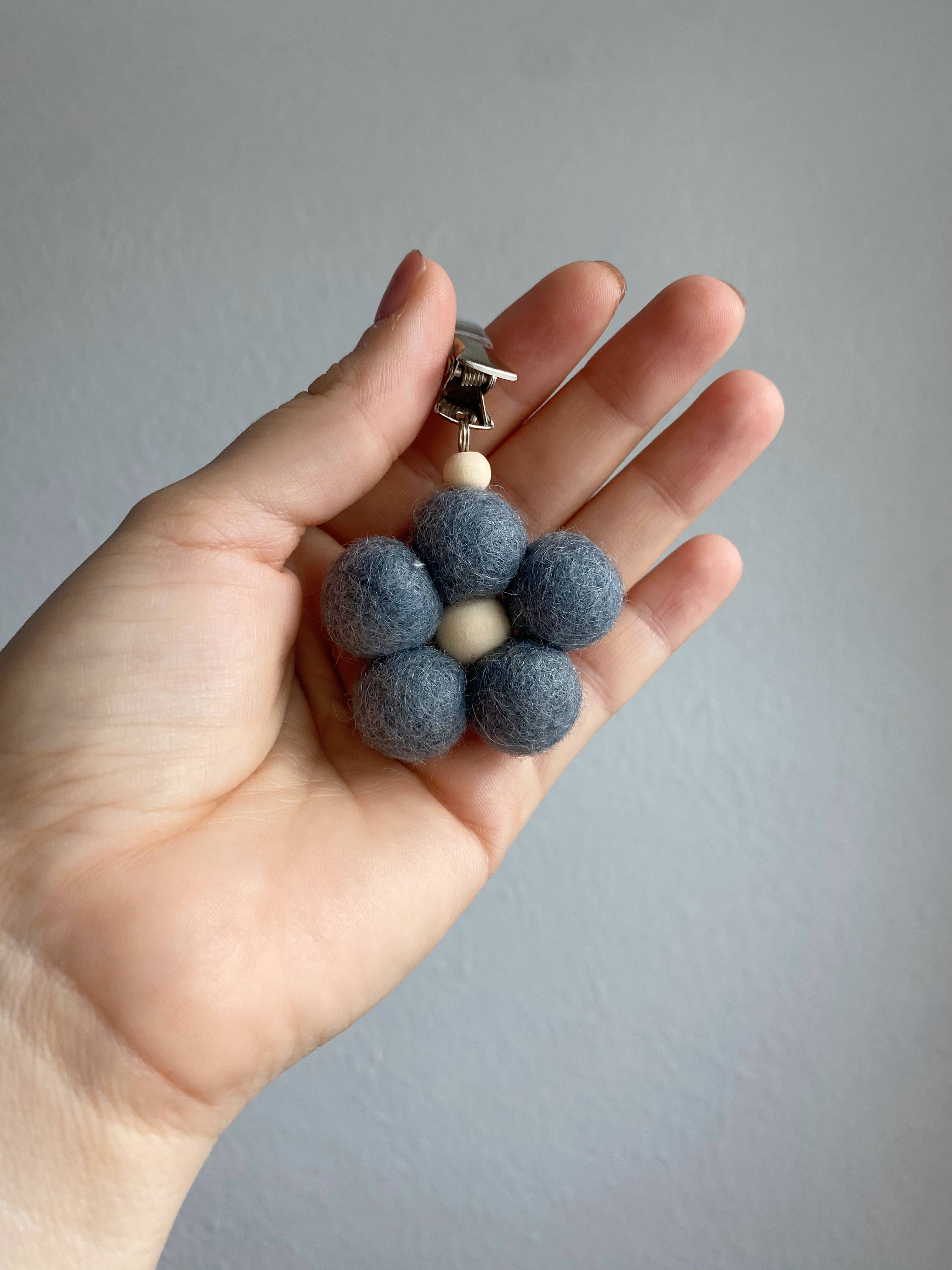 Lost Vly - Wholesale Car Freshener - Unisex - Fall Flower Clip-on Reusable Oil Diffuser3