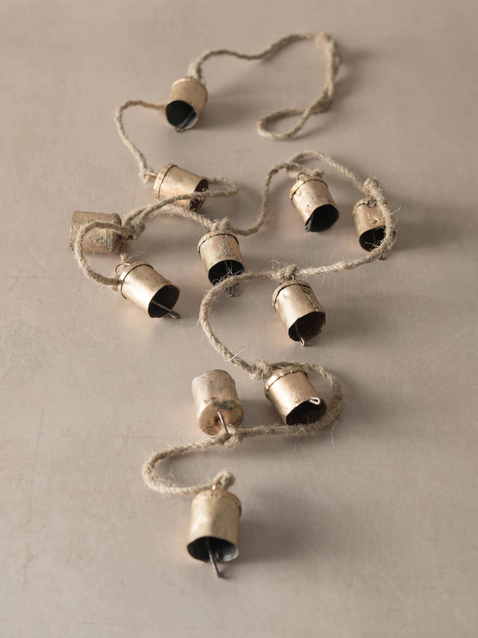 Hudson Home - Wholesale Christmas Decoration - Garland of Mini Cow Bells1