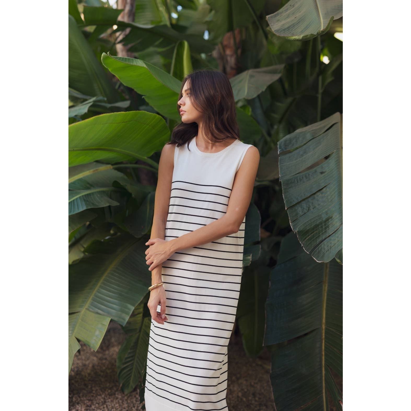 FUN2FUN - Vendita all'ingrosso Vestito - Donna - Abito midi senza maniche a righe con scollo rotondo.12