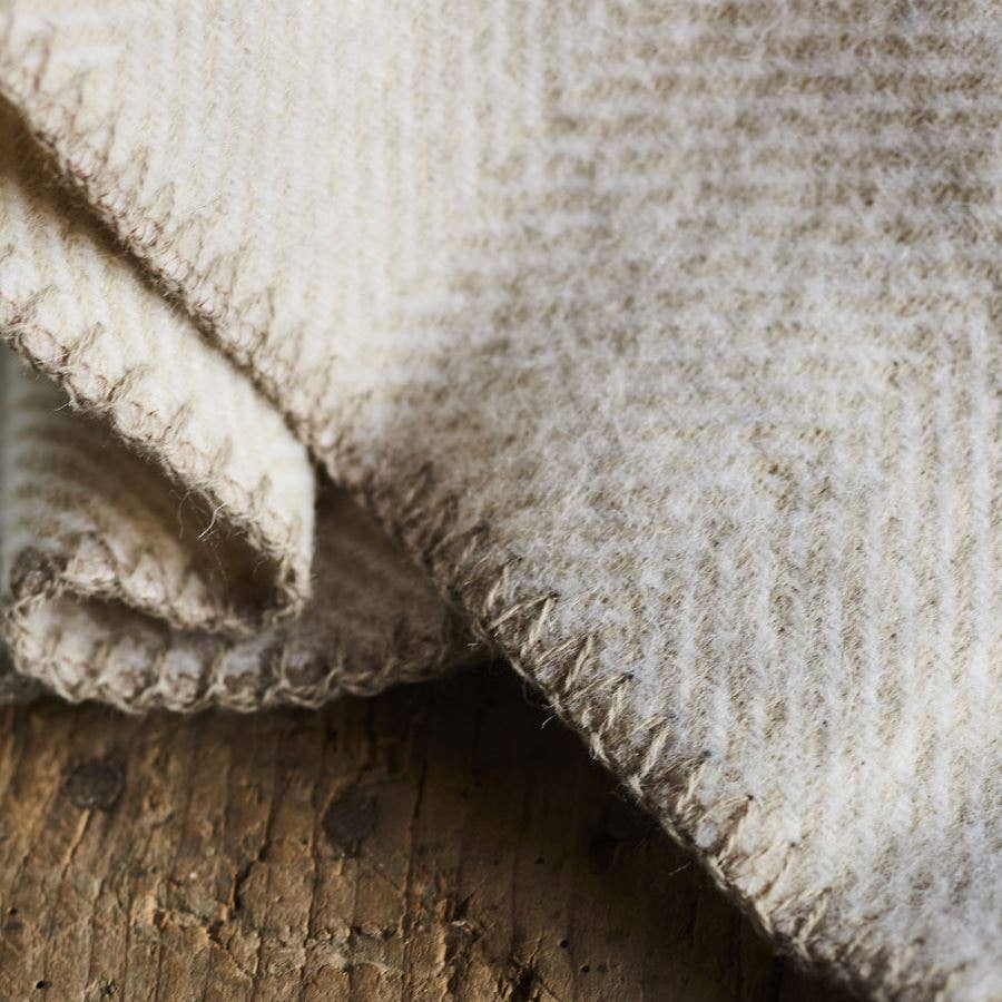 Sylvie Thiriez - Wholesale Throw Blanket - Wool blanket Ivar beige1