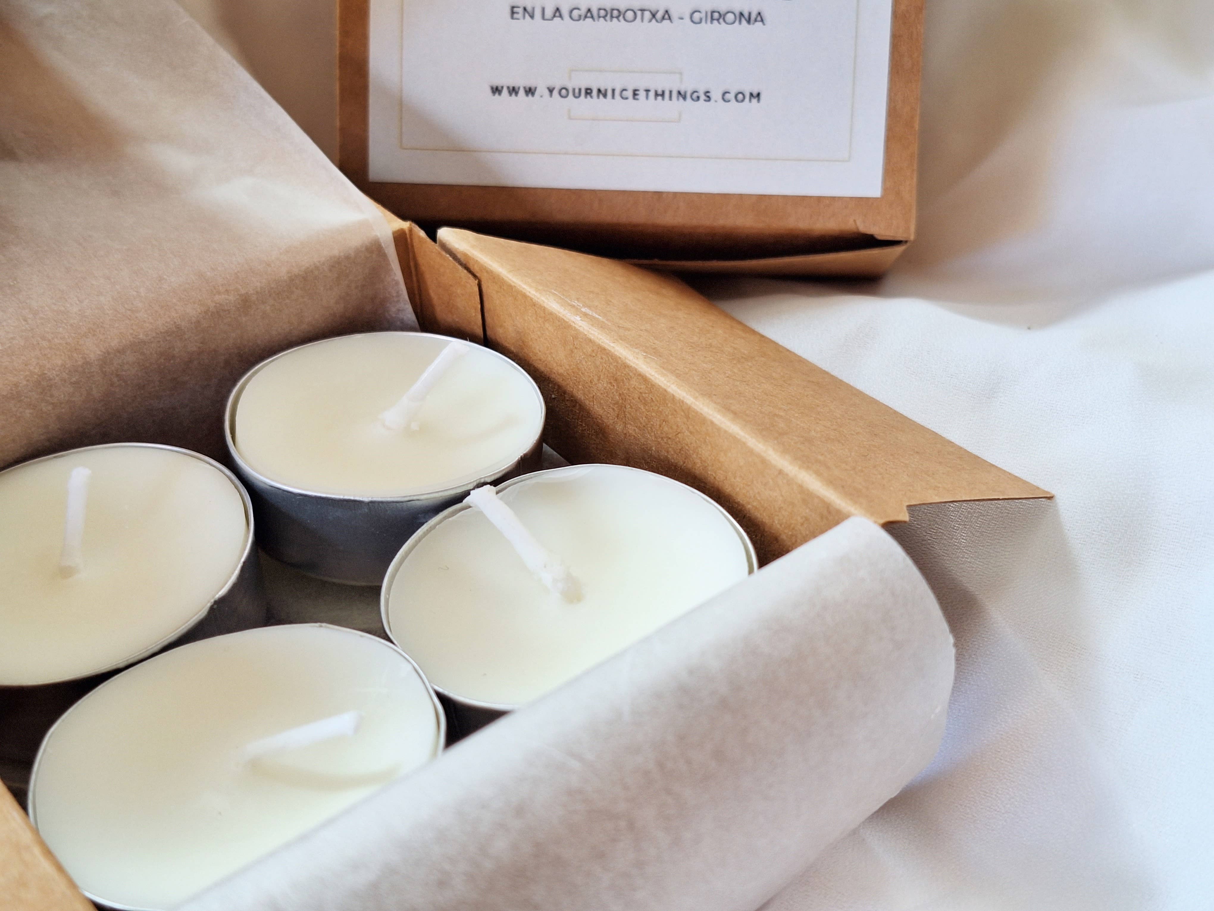Your Nice Things - Candles - - Wholesale Theelichtjes - Theelichtjes van natuurlijke sojawas (set van 8 stuks)2