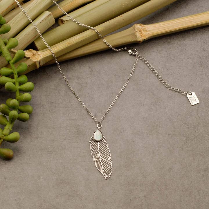 Brass and mother-of-pearl necklace for wholesale by Merveilles du Monde