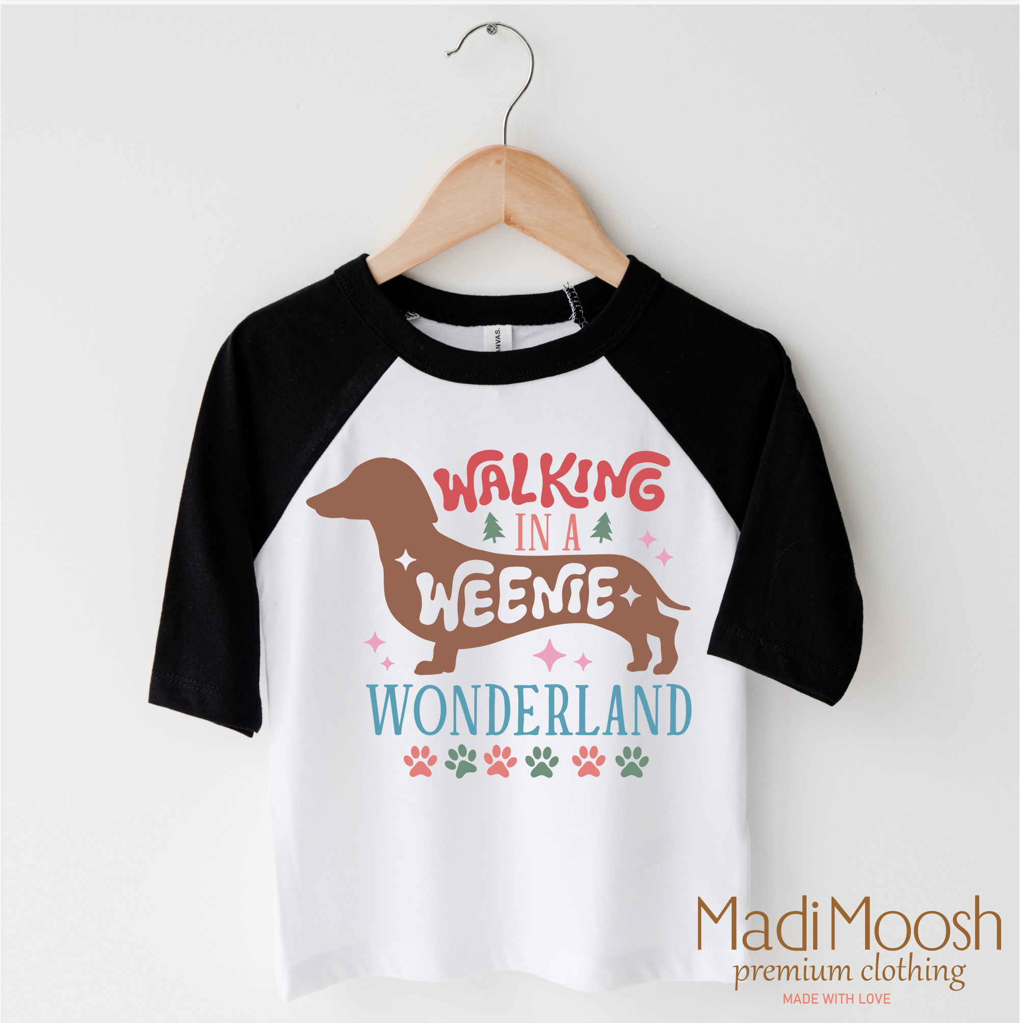 Madi Moosh - Wholesale T-shirt met zeefdruk - Kinderen - Shirt van Walking Through A Weenie Wonderland - Dachshund Christmas Tee6