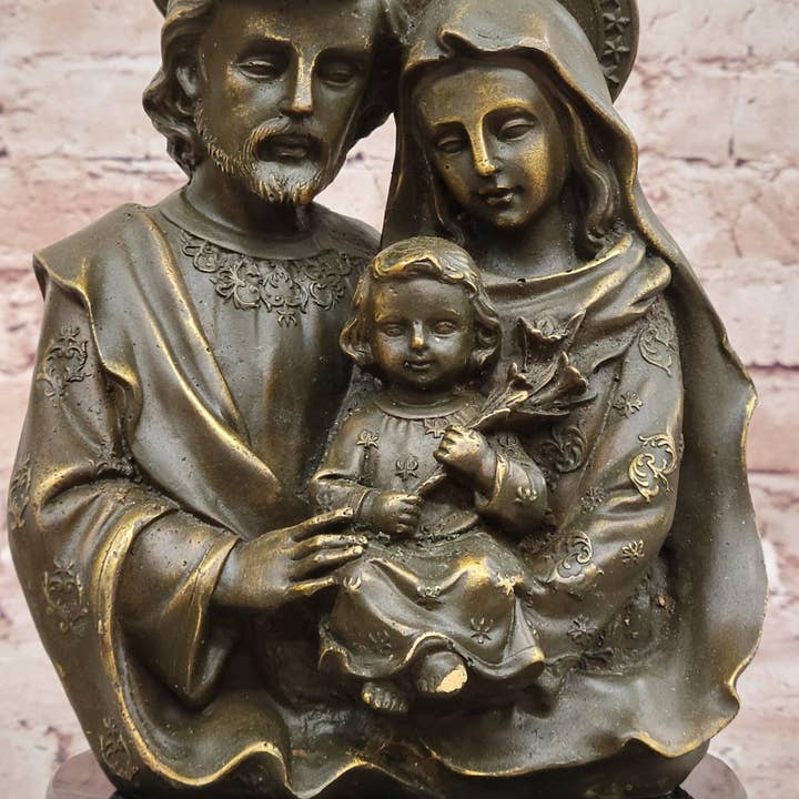 Holy Family Bronze Statue – Jesus, Mary & Joseph Sculpture and other Purchase Wholesale statues religious. Free Returns & Net 60 Terms on Faire trending on Faire.