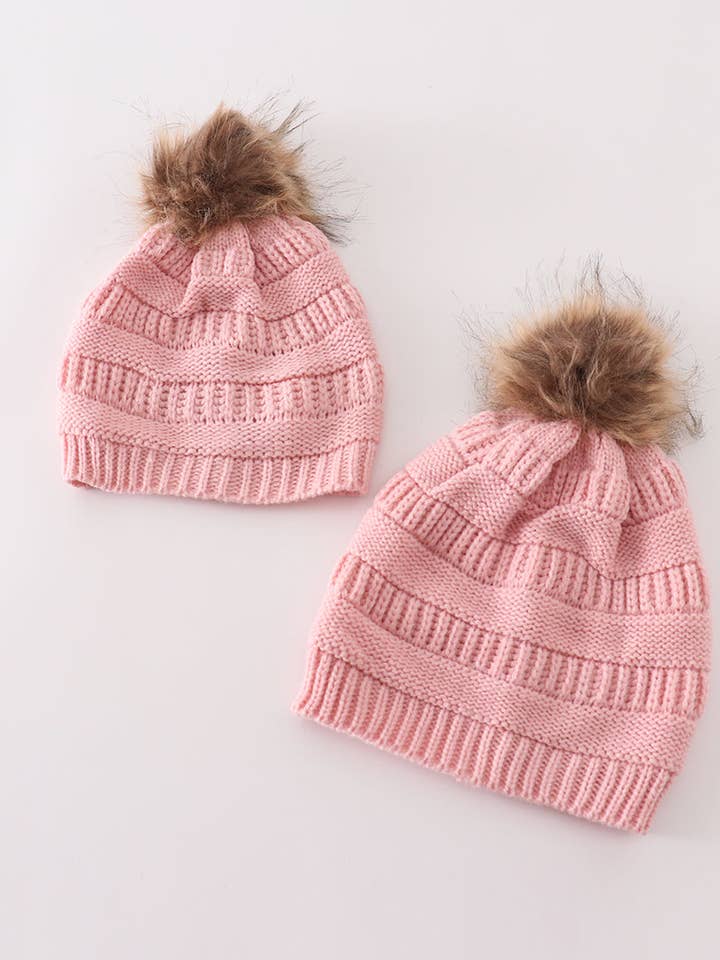 Gorro de punto con pompón rosa para venta al por mayor de Mom & Co.