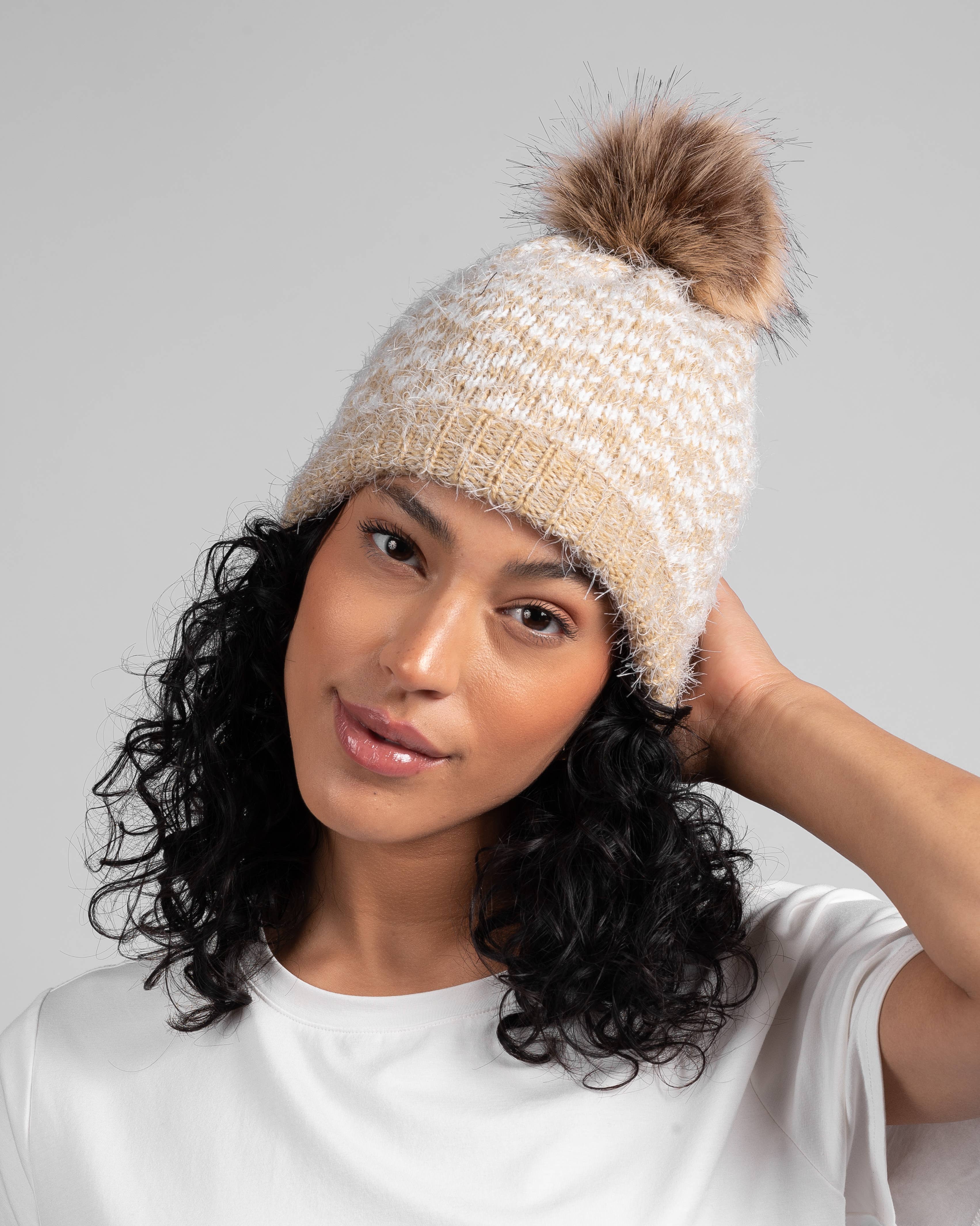 LATTELOVE - Wholesale Beanie – Women's - NORDIC EYELASH HAT0