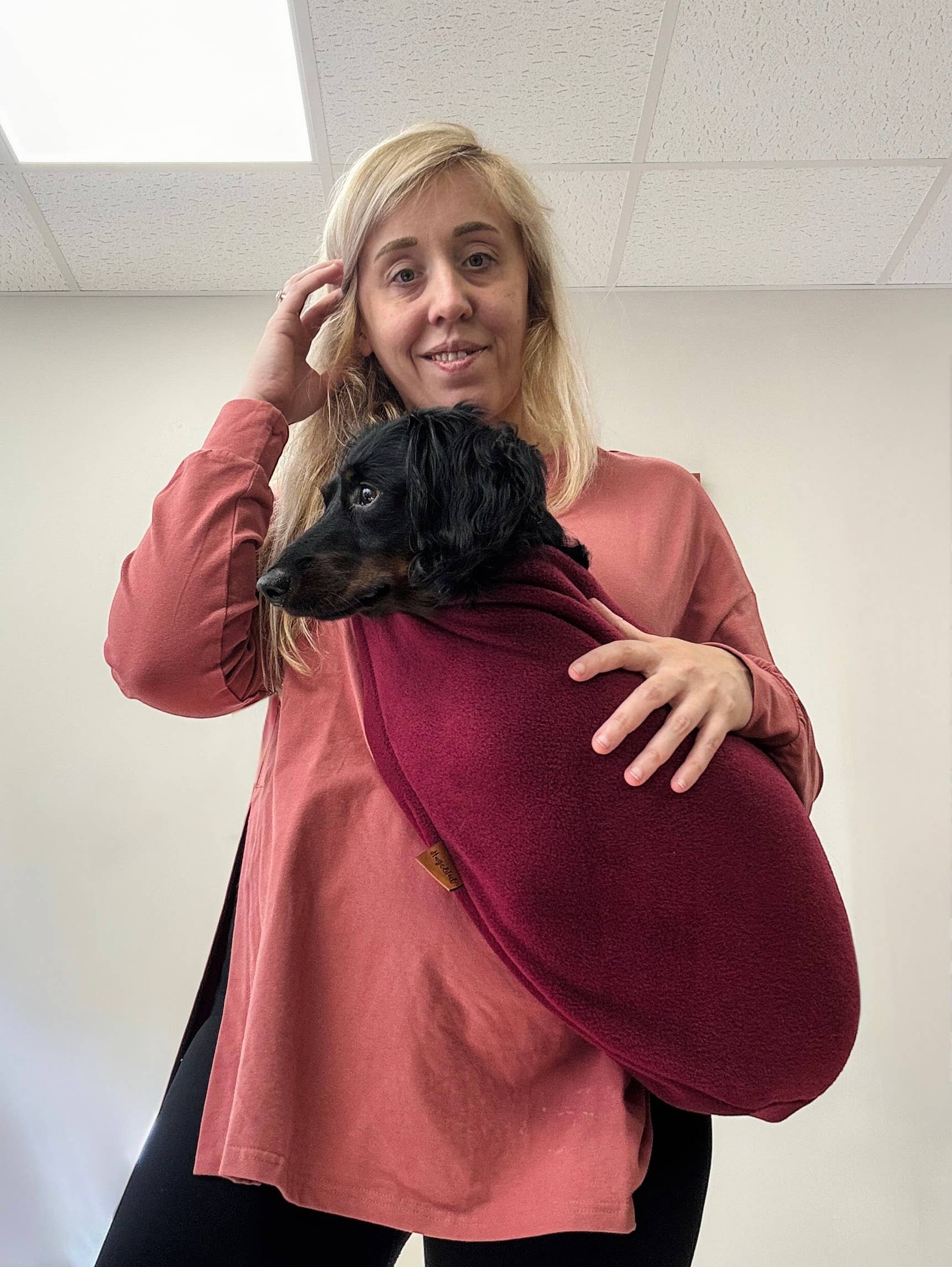 Hugo and Ted Ltd - Vente Caisse de transport – chien - Écharpe porte-chien en polaire7