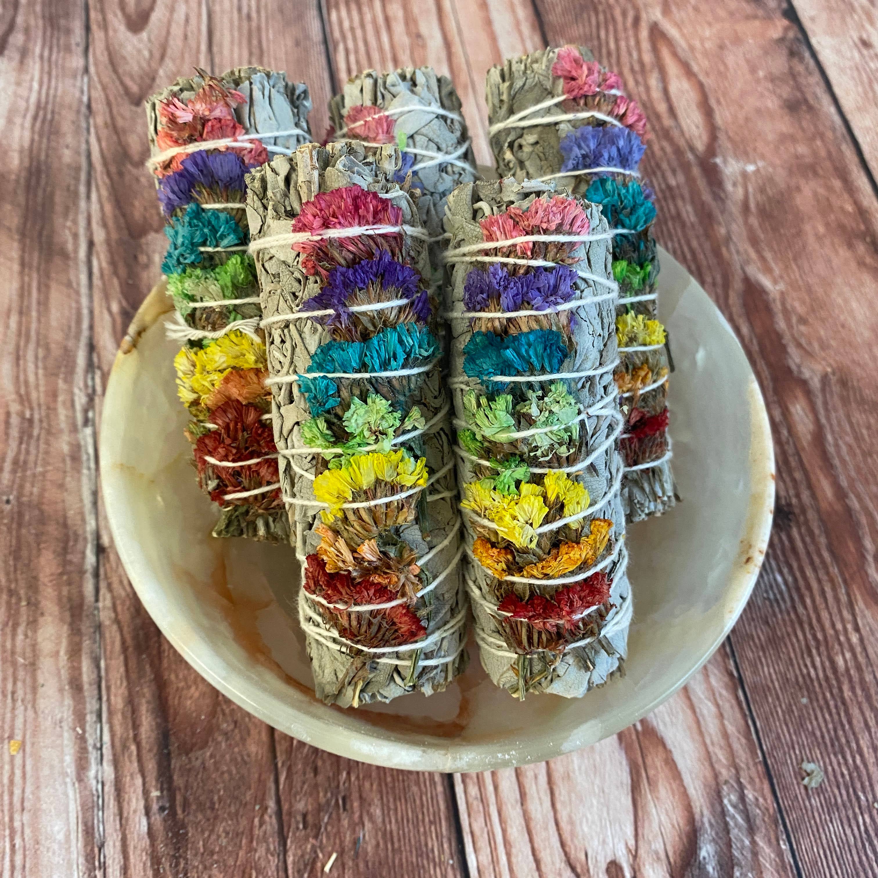 Oakwind Hollow - Wholesale Smudge Stick - Rainbow Chakra Sinuata Statice Floral Smudge Stick2