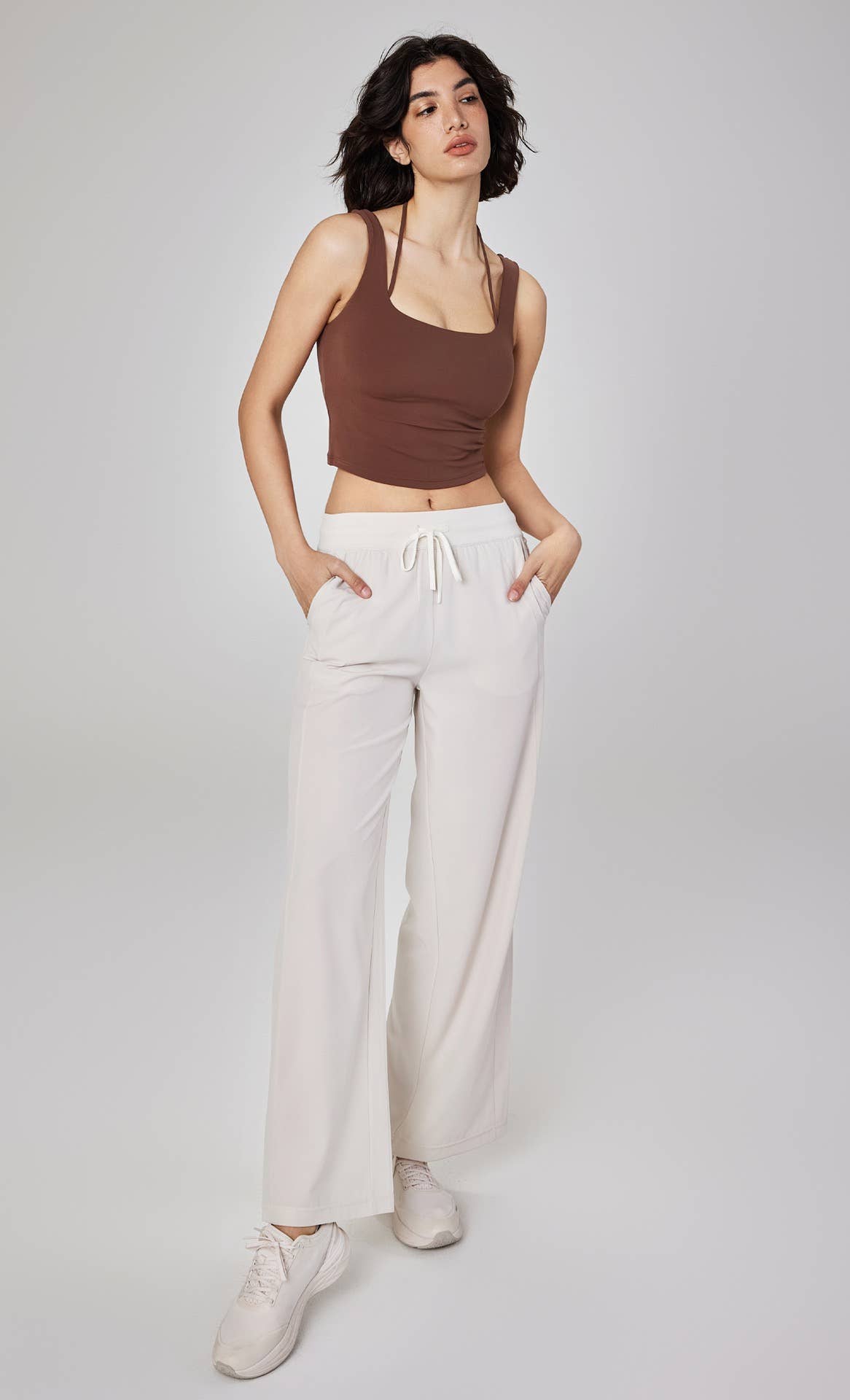 91thelabel - Vente Pantalon de sport – femme - Pantalon de sport Alexandria Easy-Fit à taille élastique et jambes droites 8